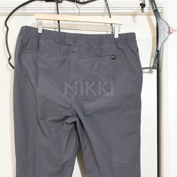 brand new Banana Republic Men's Tech Jogger in gray  without tags - Picture 4 of 5